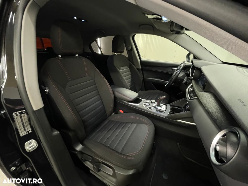 Alfa Romeo Stelvio 2.2 16V AT8 - 11