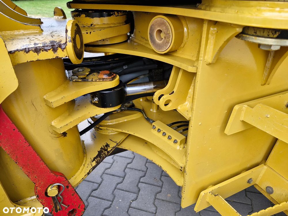 Caterpillar 906 - 15