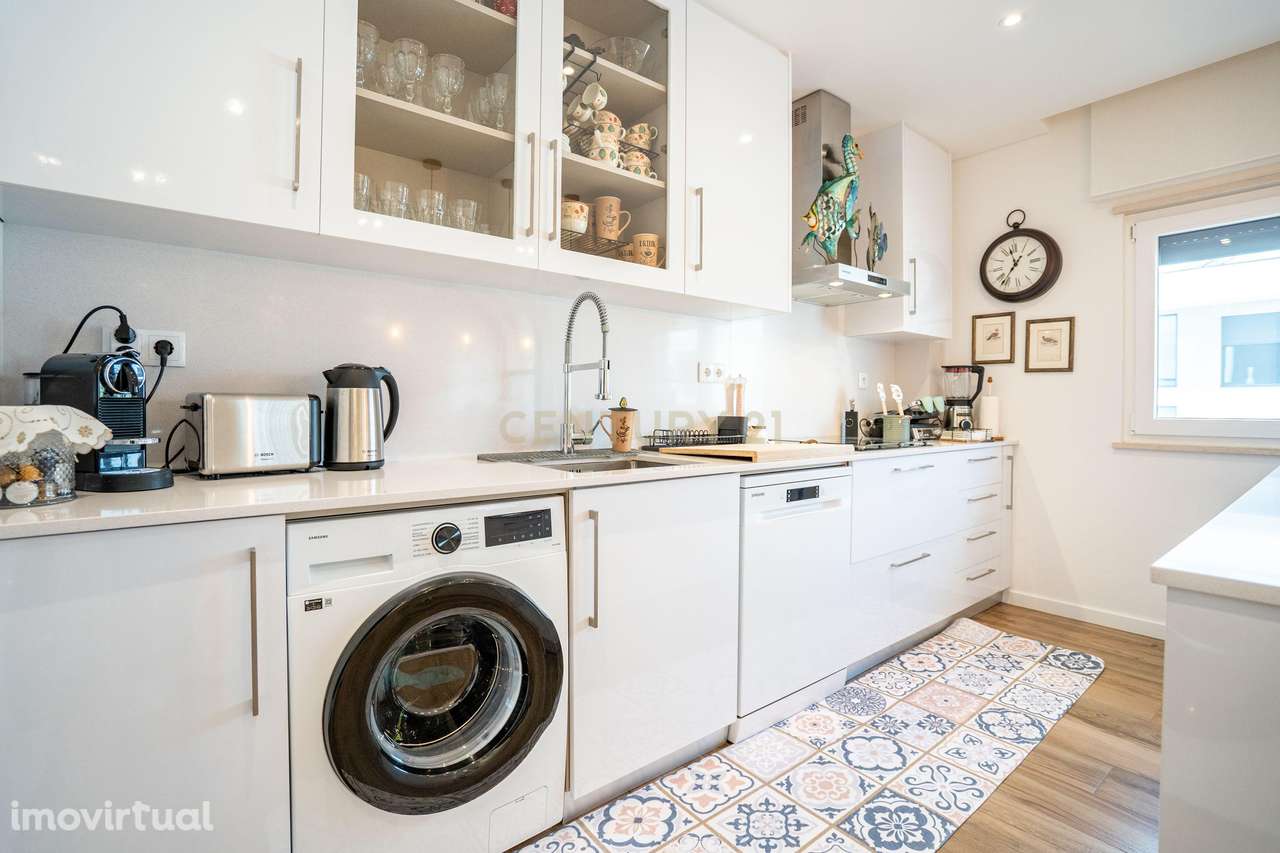 Espaçoso apartamento T3 com garagem e arrecadação em Pinhal Novo, Palm - Grande imagem: 4/41