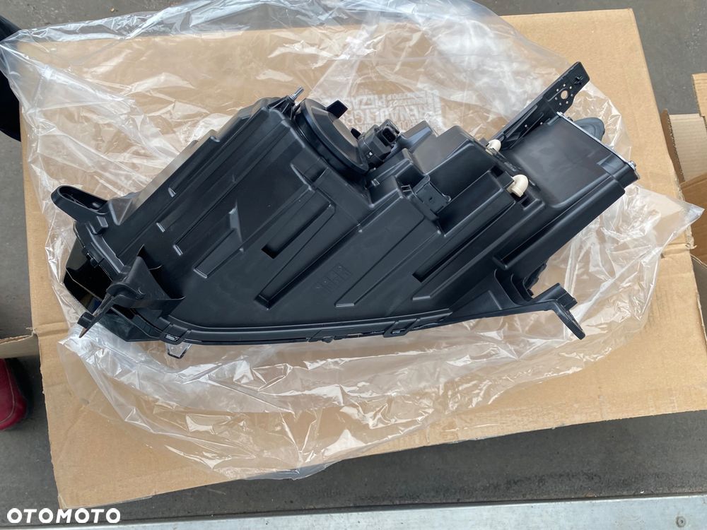DACIA Sandero III 3 Lift Logan Jogger 25-26r NOWA ! ORYGINALNA ! LAMPA PRZEDNIA PRAWA REFLEKTOR PRAWY PRZÓD LEDOWA led full led  260107920R biała biały środek  STEPWAY Wwa - 10