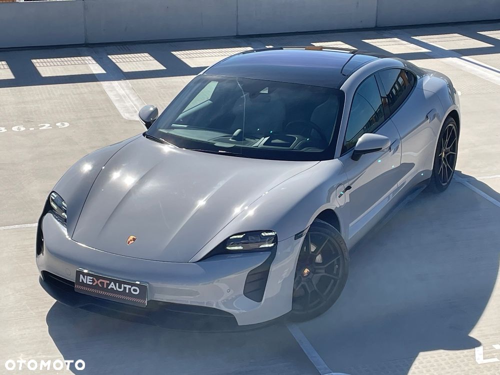 Porsche Taycan GTS - 14
