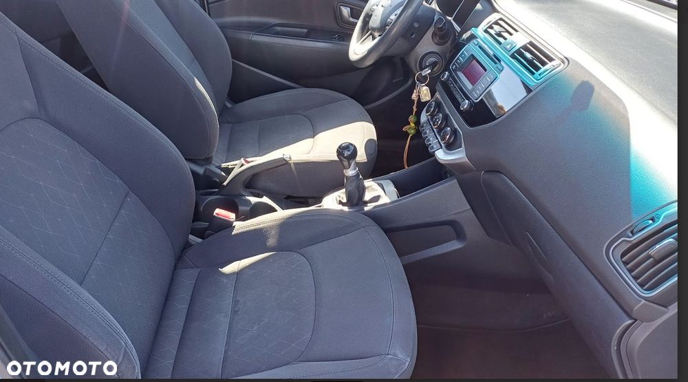 Kia Rio - 5