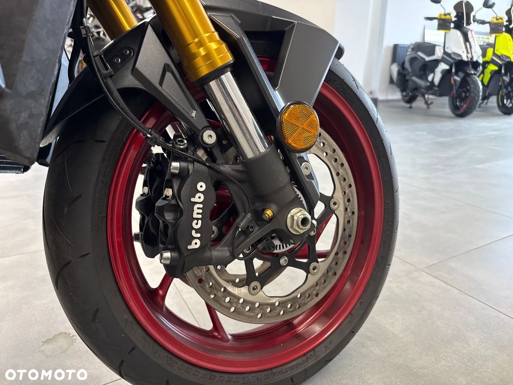 Suzuki GSX 1000 - 6