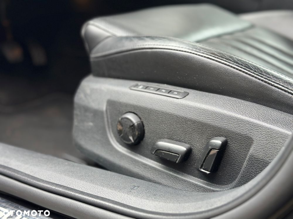 Skoda Superb 2.0 TDI Premium Edition - 18