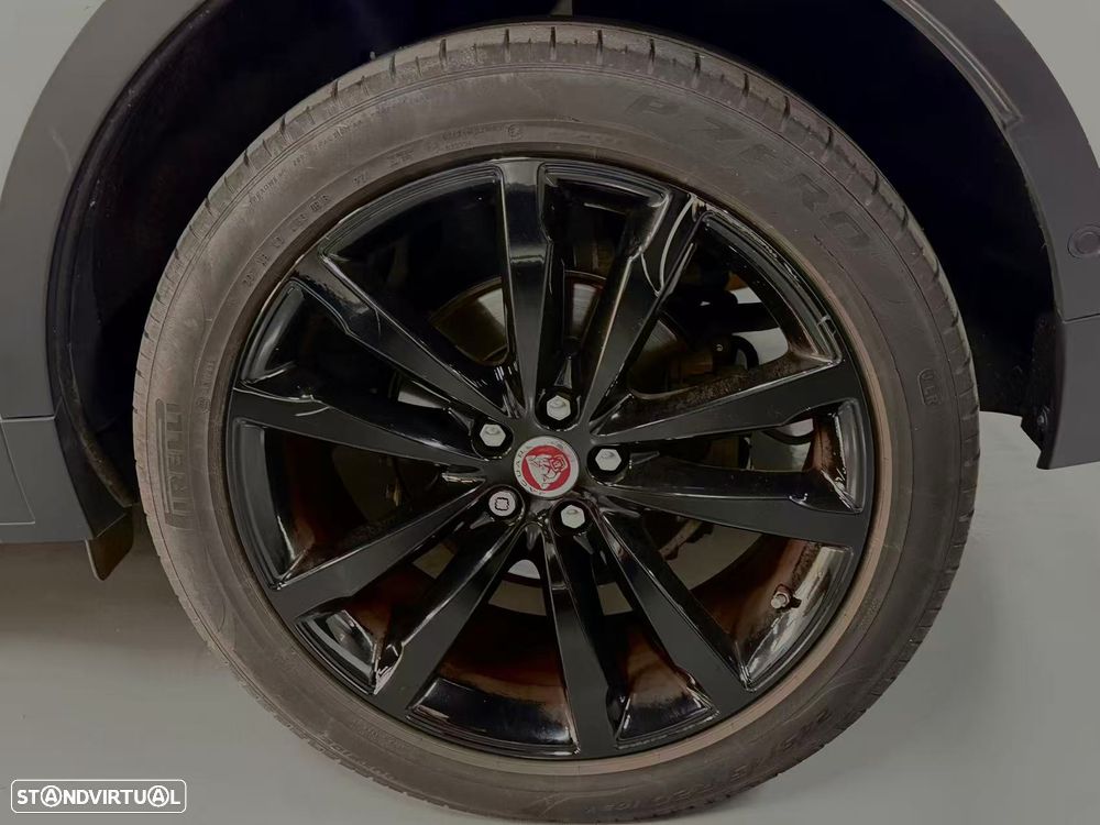 Jaguar E-Pace 2.0 i4D R-Dynamic S AWD Aut. - 14