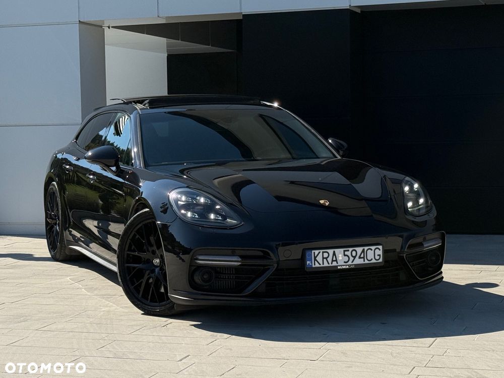 Porsche Panamera Turbo Sport Turismo - 1