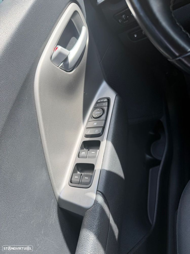 Kia Niro 1.6 GDi PHEV Urban - 25