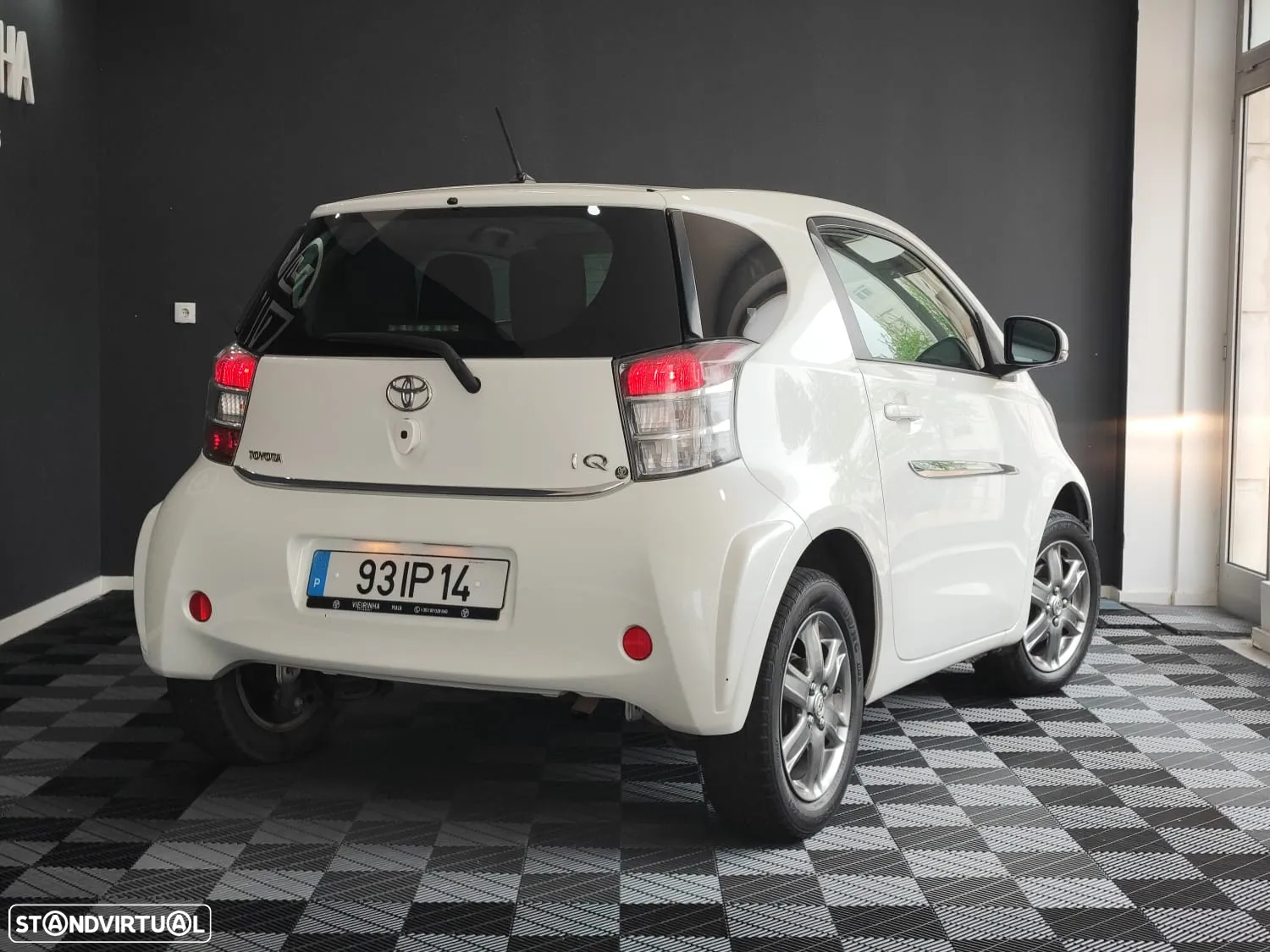 Toyota iQ 1.0 VVT-i 2 EP - 9