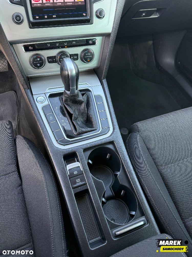 Volkswagen Passat - 15