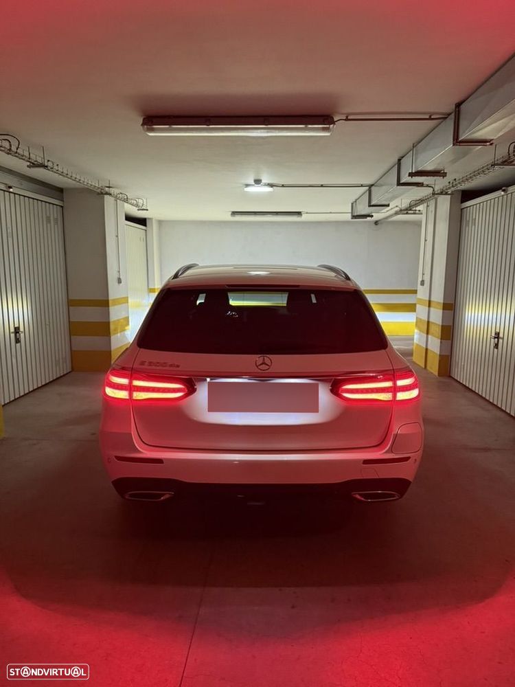 Mercedes-Benz E 300 de 9G-TRONIC AMG Line - 32