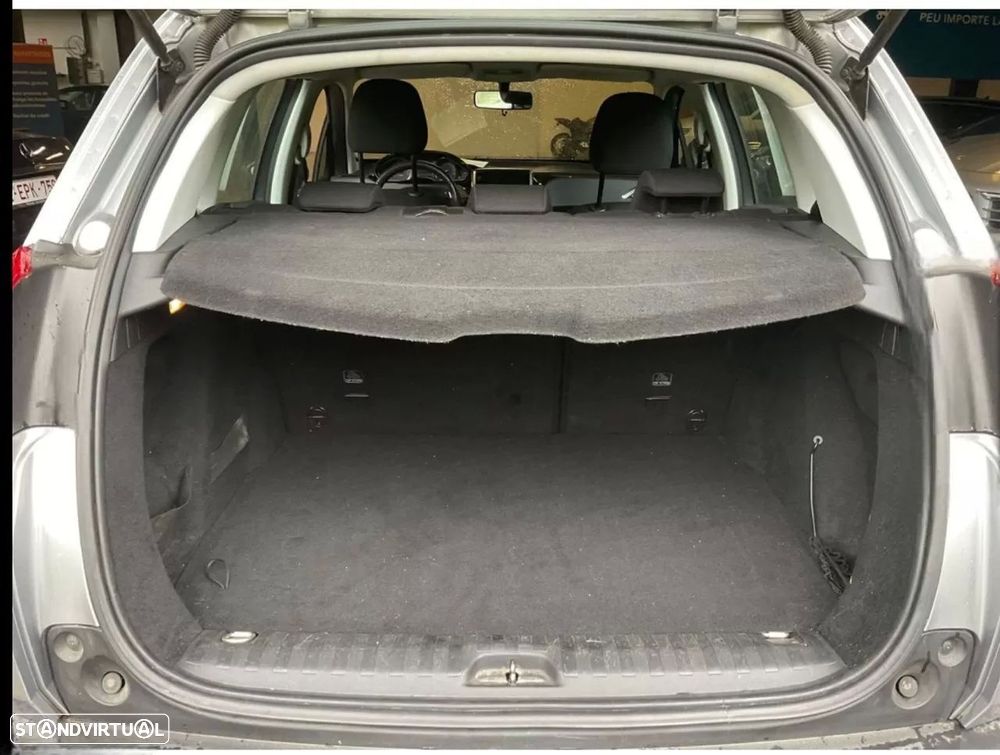 Peugeot 2008 - 8