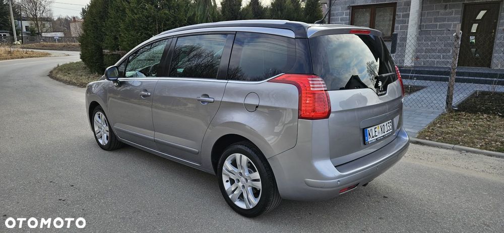 Peugeot 5008 - 5