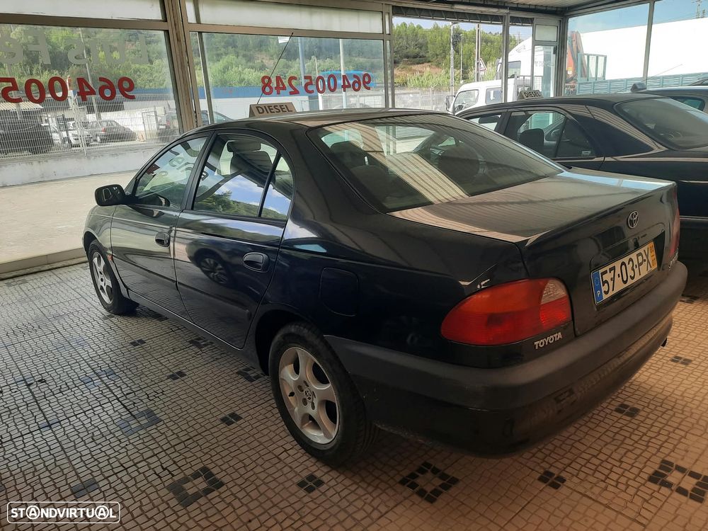 Toyota Avensis Sedan 1.6 Sol - 4