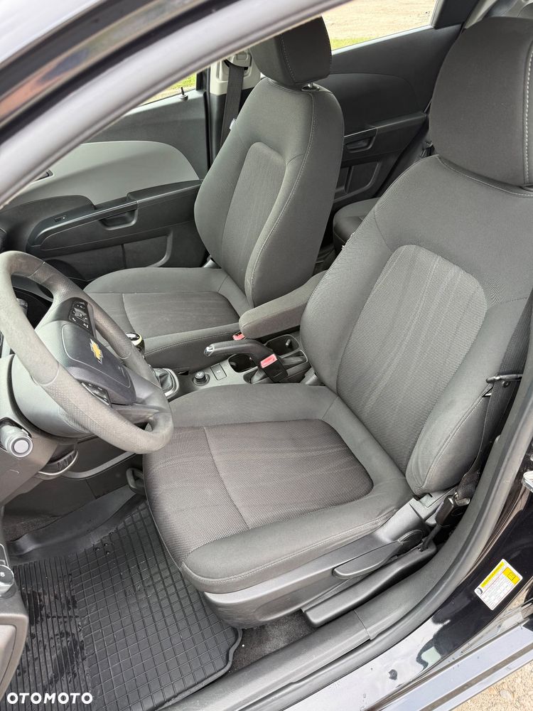 Chevrolet Aveo 1.4 16V LT - 6