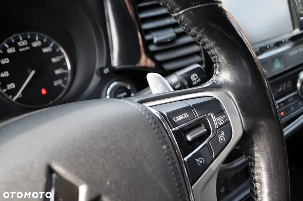 Mitsubishi Outlander - 20