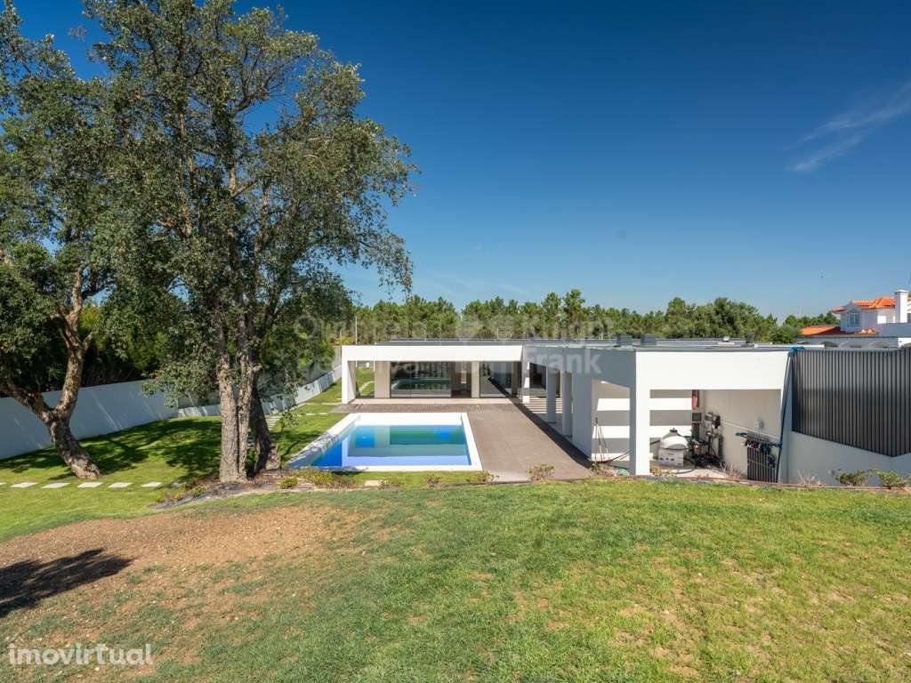 Moradia T7 com jardim e piscina na Verdizela - Grande imagem: 2/48