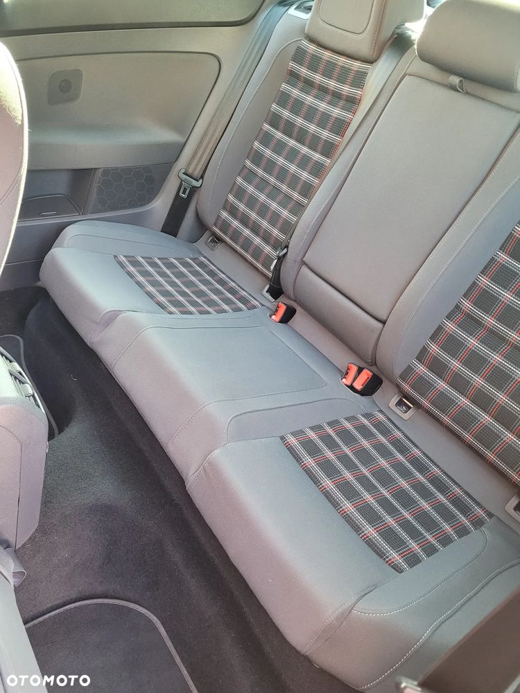 Volkswagen Golf 2.0 GTI - 10