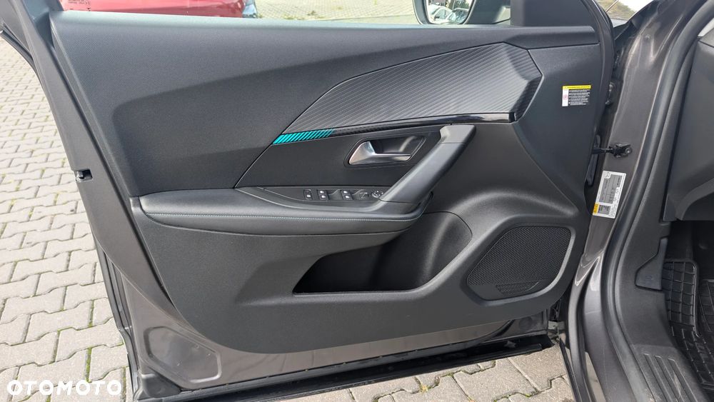 Peugeot 2008 1.2 PureTech Allure Pack S&S EAT8 - 16