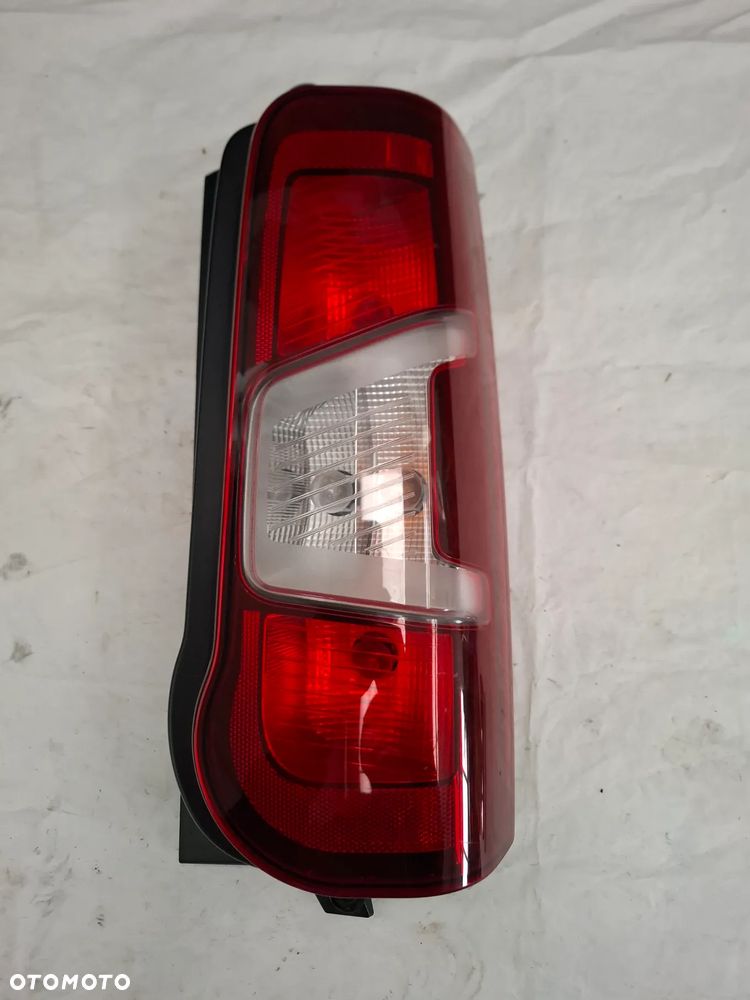 OPEL COMBO E RIFTER BERLINGO IV 18- LAMPA TYŁ  PRAWA - 1