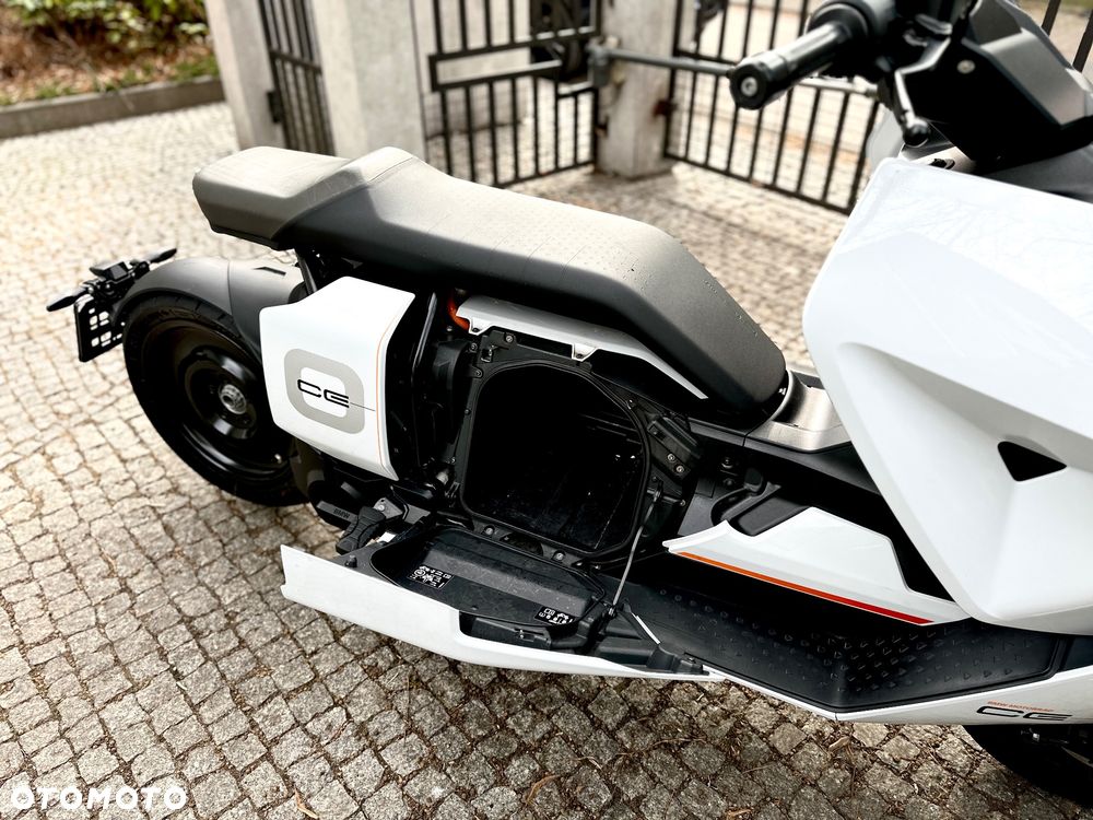BMW CE 04 - 11