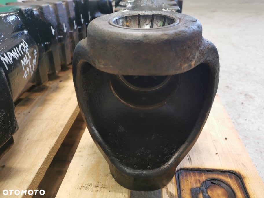 Most napędowy Manitou MLT 735 2015r. {Obudowy} - 2