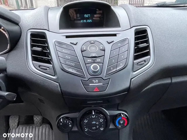 Ford Fiesta 1.25 Trend - 13