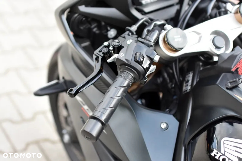 Honda CBR - 29