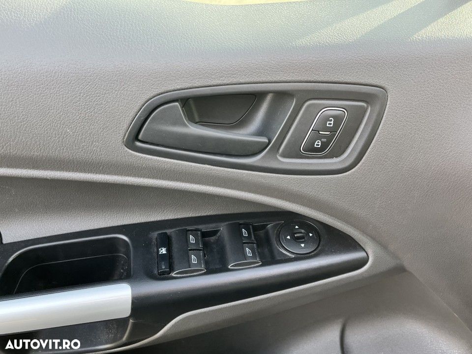 Ford Transit Connect - 12