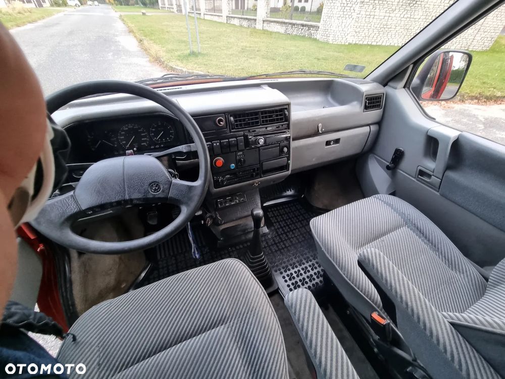 Volkswagen Caravelle - 20