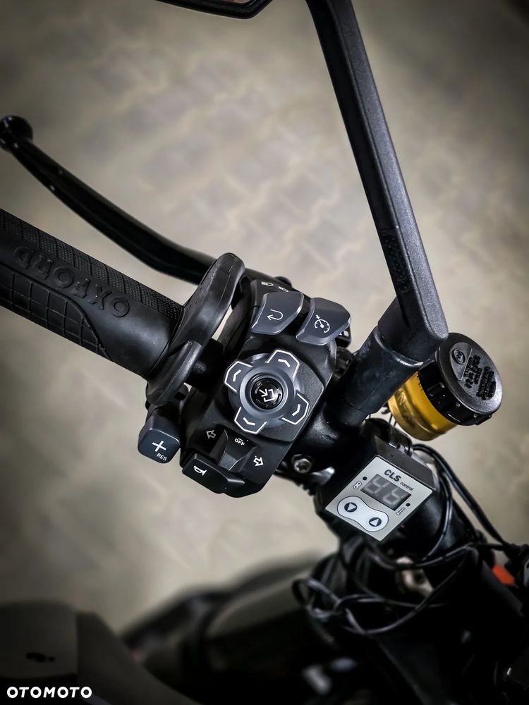 KTM Super Duke - 19