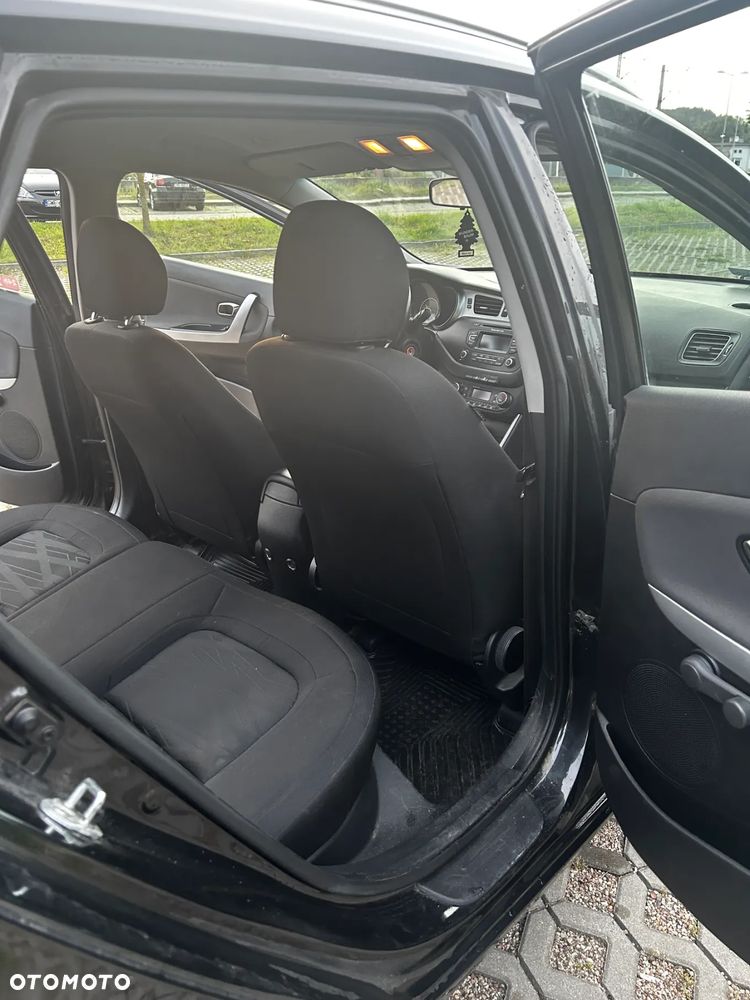 Kia Ceed - 10