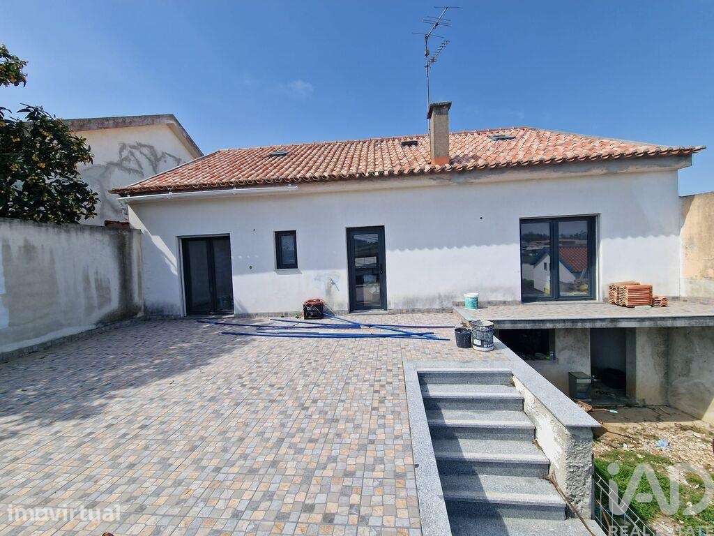 Casa / Villa T4 em Bombarral e Vale Covo de 200 m2 - Grande imagem: 3/19