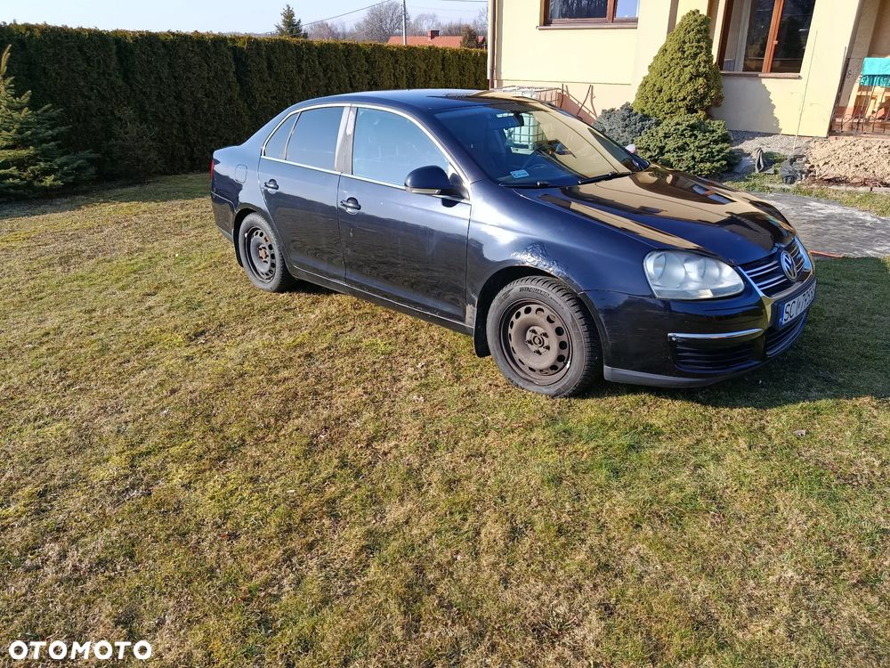 Volkswagen Jetta 1.6 FSI Comfortline - 14