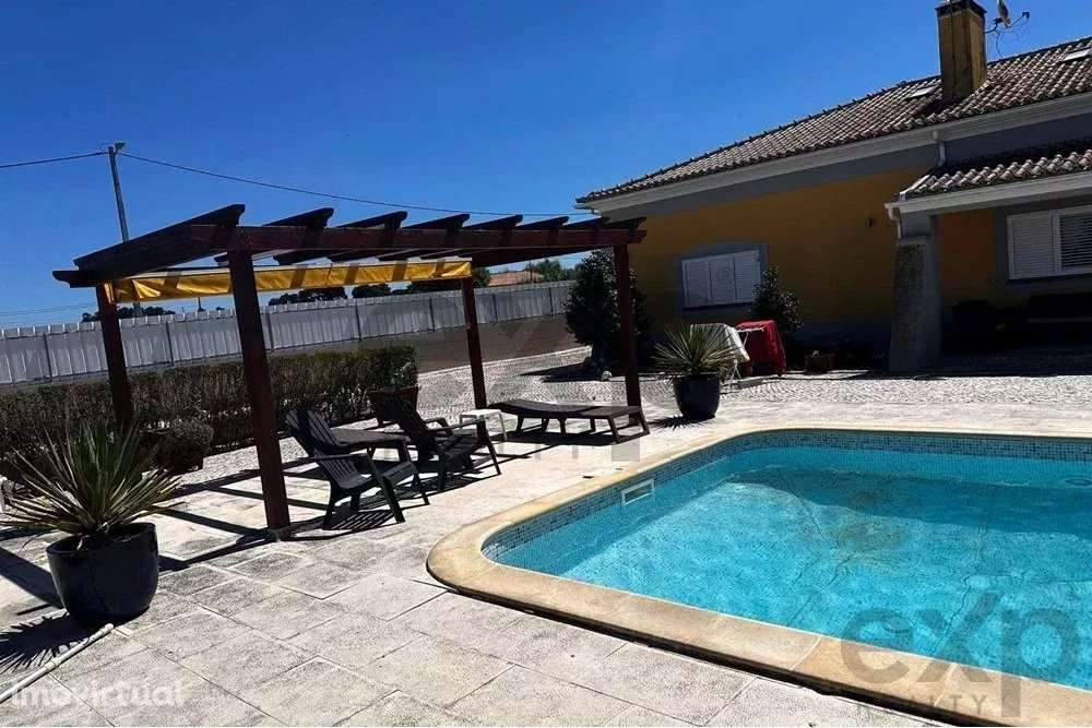 Viva em Harmonia com a Natureza — Moradia Térrea Isolada T4+2 com Pisc - Grande imagem: 2/36