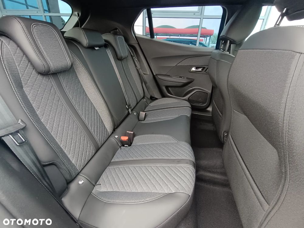 Peugeot 2008 1.2 PureTech Allure S&S EAT8 - 11