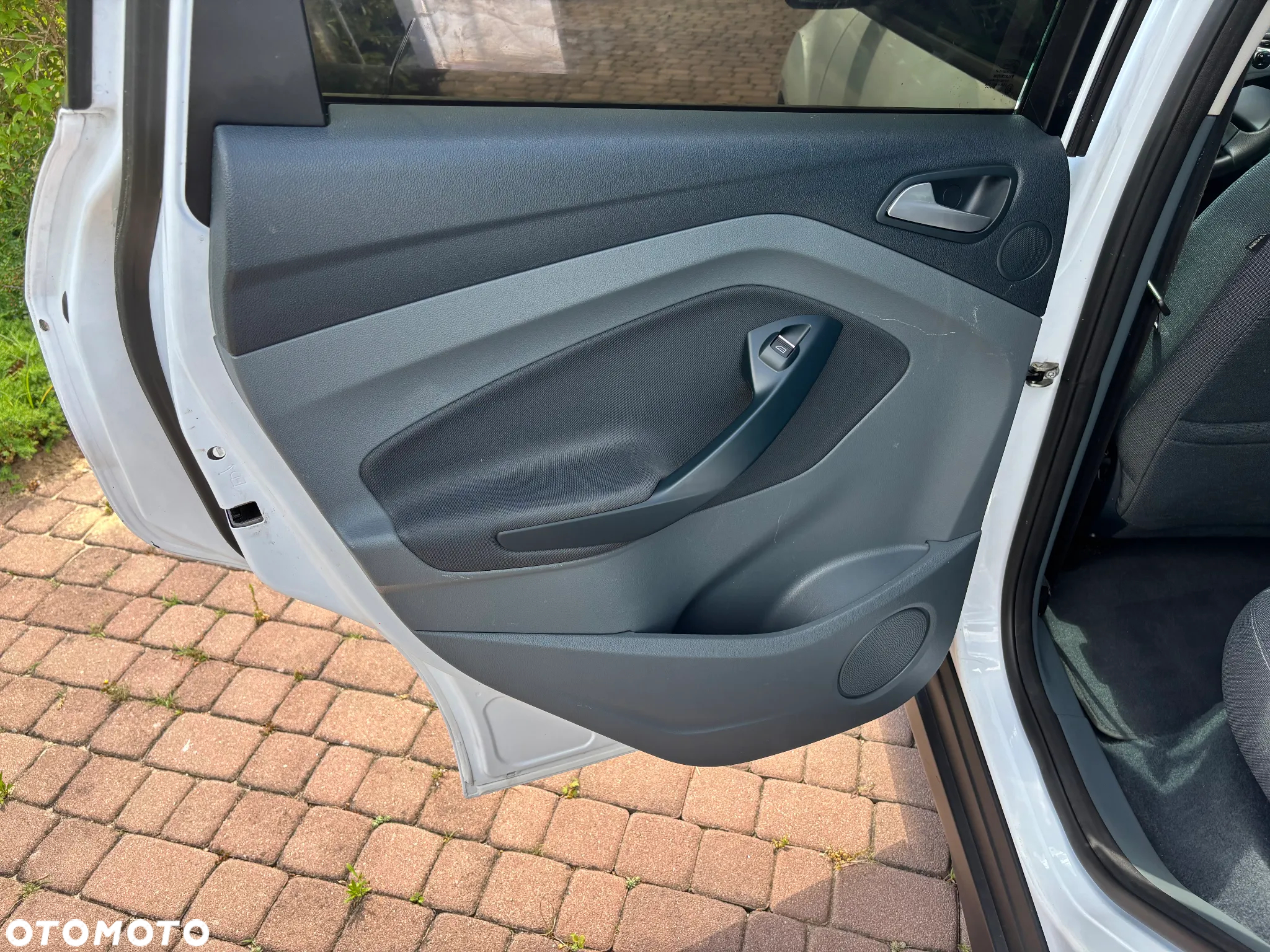 Ford C-MAX 1.6 Ti-VCT SYNC Edition - 18