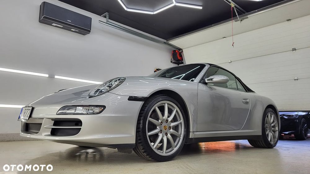 Porsche 911 Carrera 4 - 30