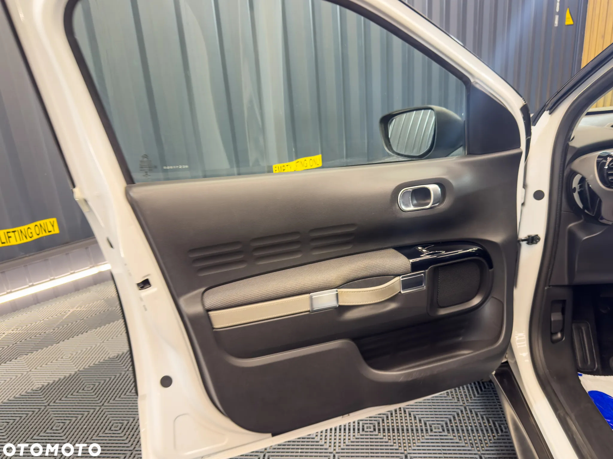 Citroën C4 Cactus 1.2 PureTech Live - 23