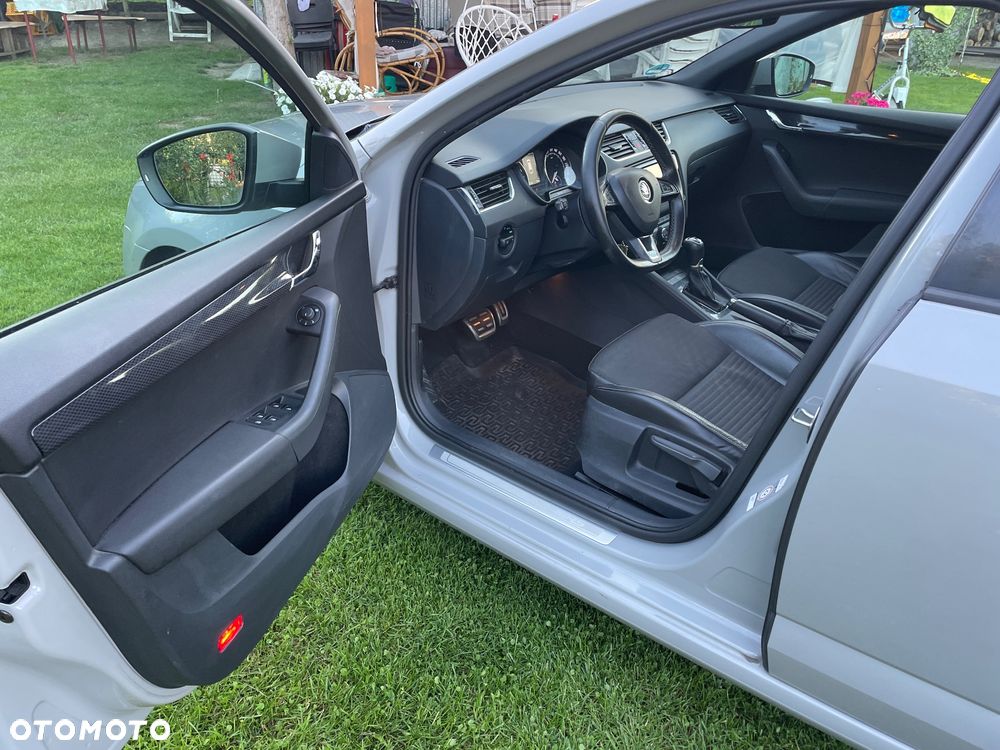 Skoda Octavia 2.0 TDI DSG RS - 10