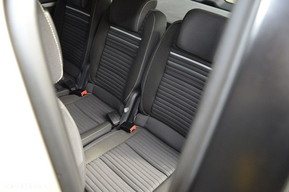 Volkswagen Touran 2.0 TDI DPF Life - 34