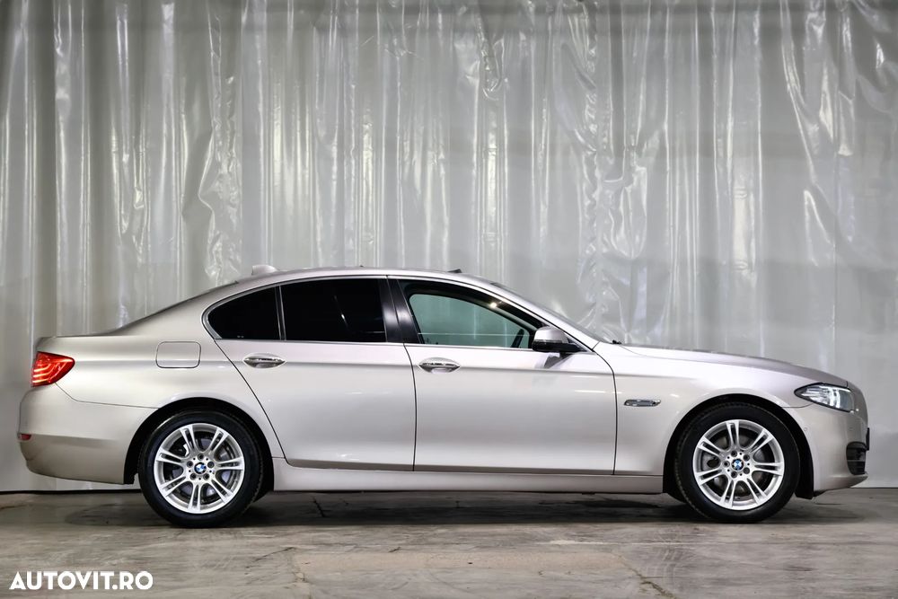 BMW Seria 5 520d Aut. - 39