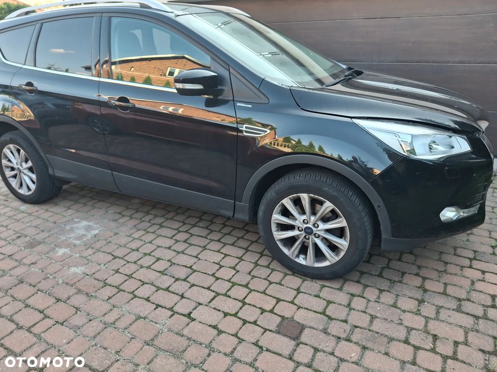 Ford Kuga 1.5 EcoBoost 2x4 Titanium - 1
