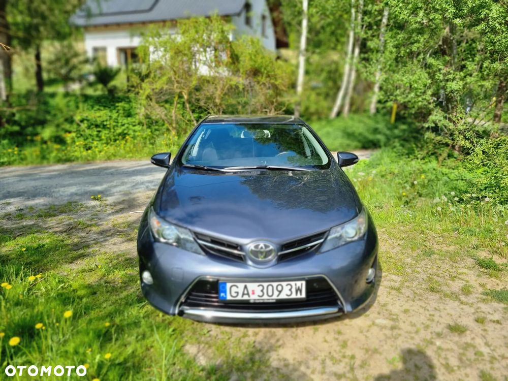 Toyota Auris 1.6 Premium + - 3