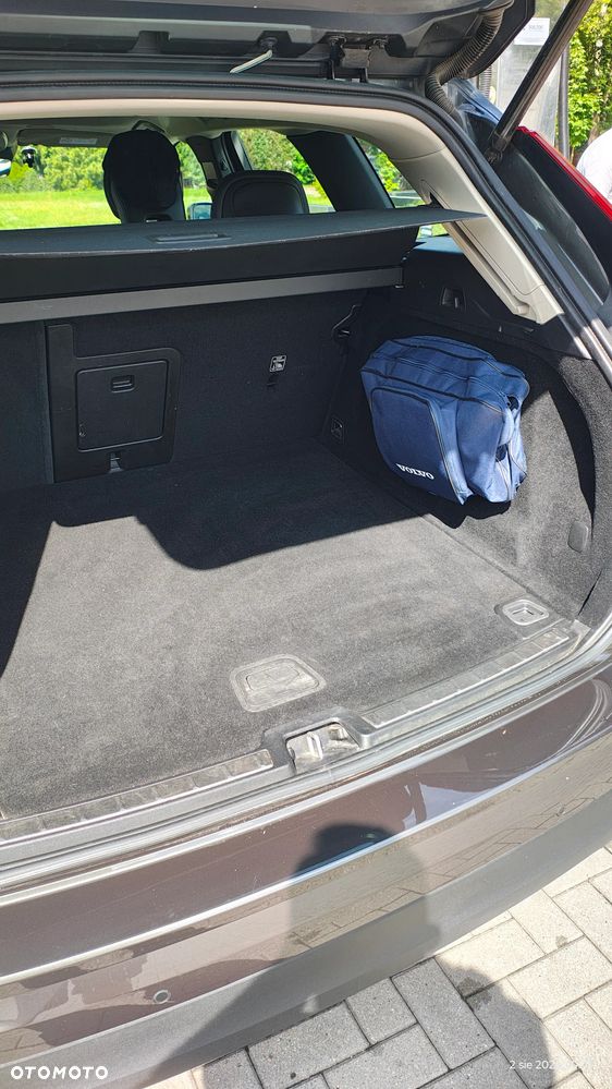 Volvo XC 60 D4 Momentum Pro - 3