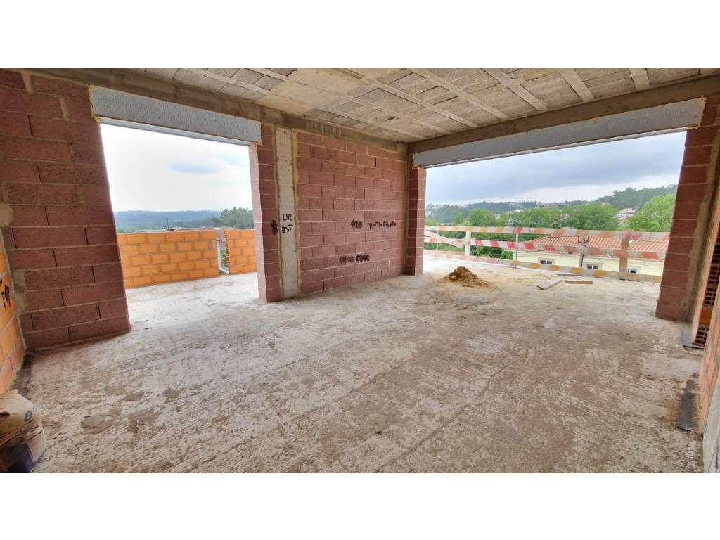 T2 com terraço 80m2, 3 frentes - Grande imagem: 2/9