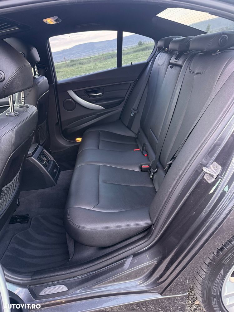 BMW Seria 3 320d Aut. - 22