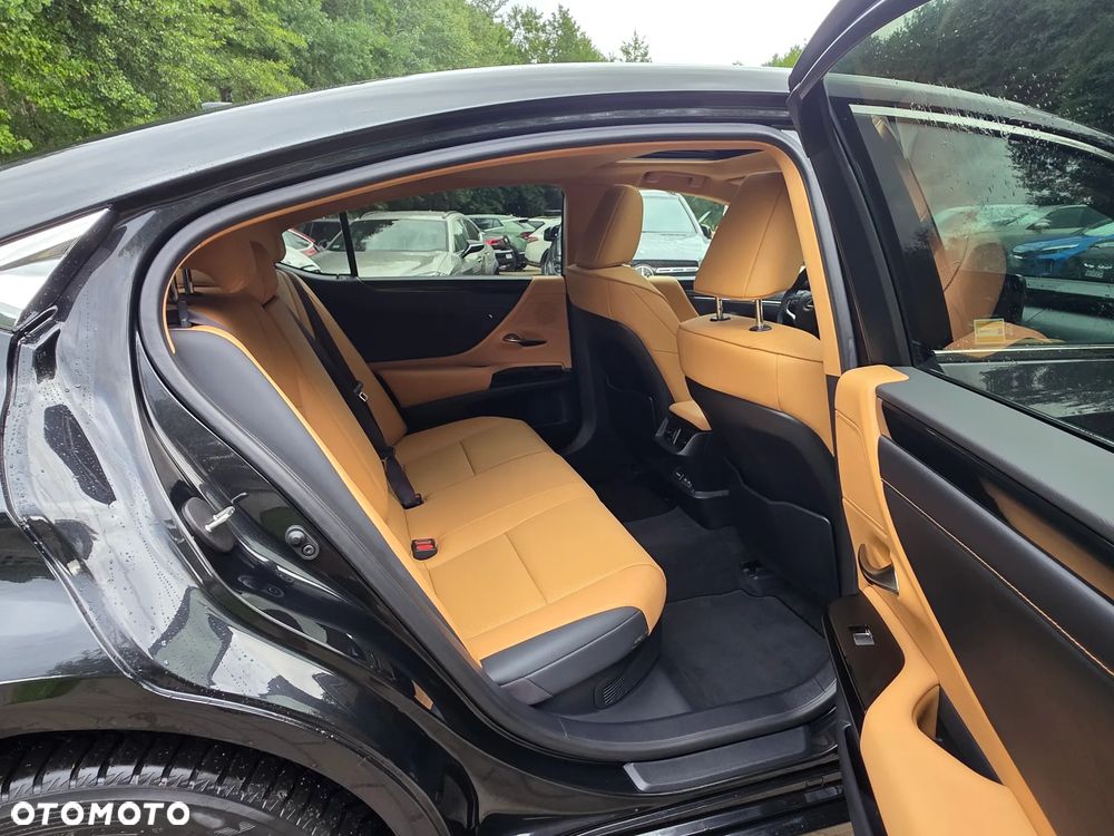 Lexus ES 300h Business Edition - 21