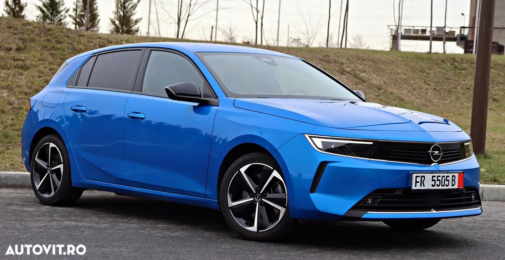 Opel Astra 1.6L Turbo PHEV AT8 Business Edition - 1