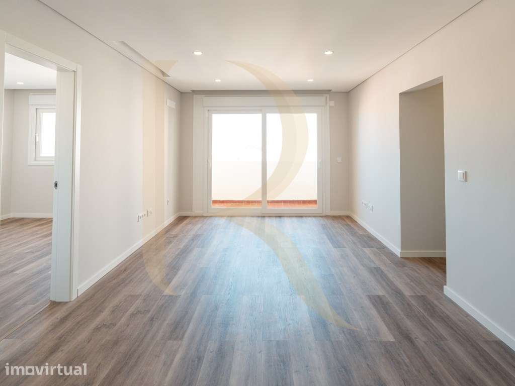 Excelente apartamento T3 com elevador e arrecadação em Corroios - M... - Grande imagem: 4/18