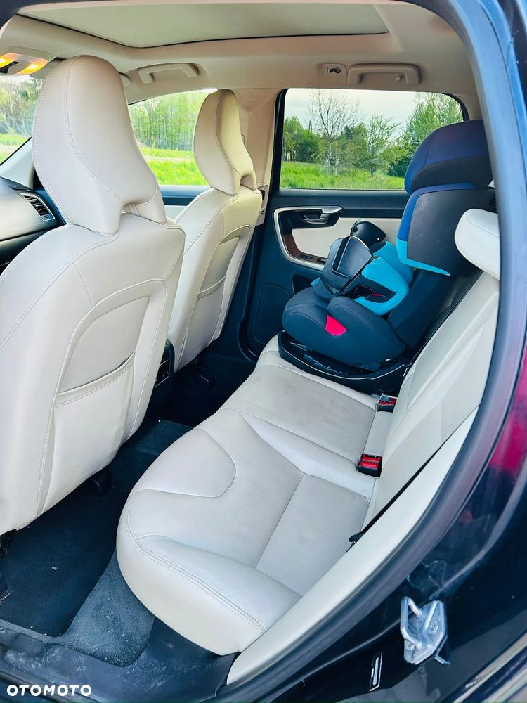 Volvo XC 60 - 25